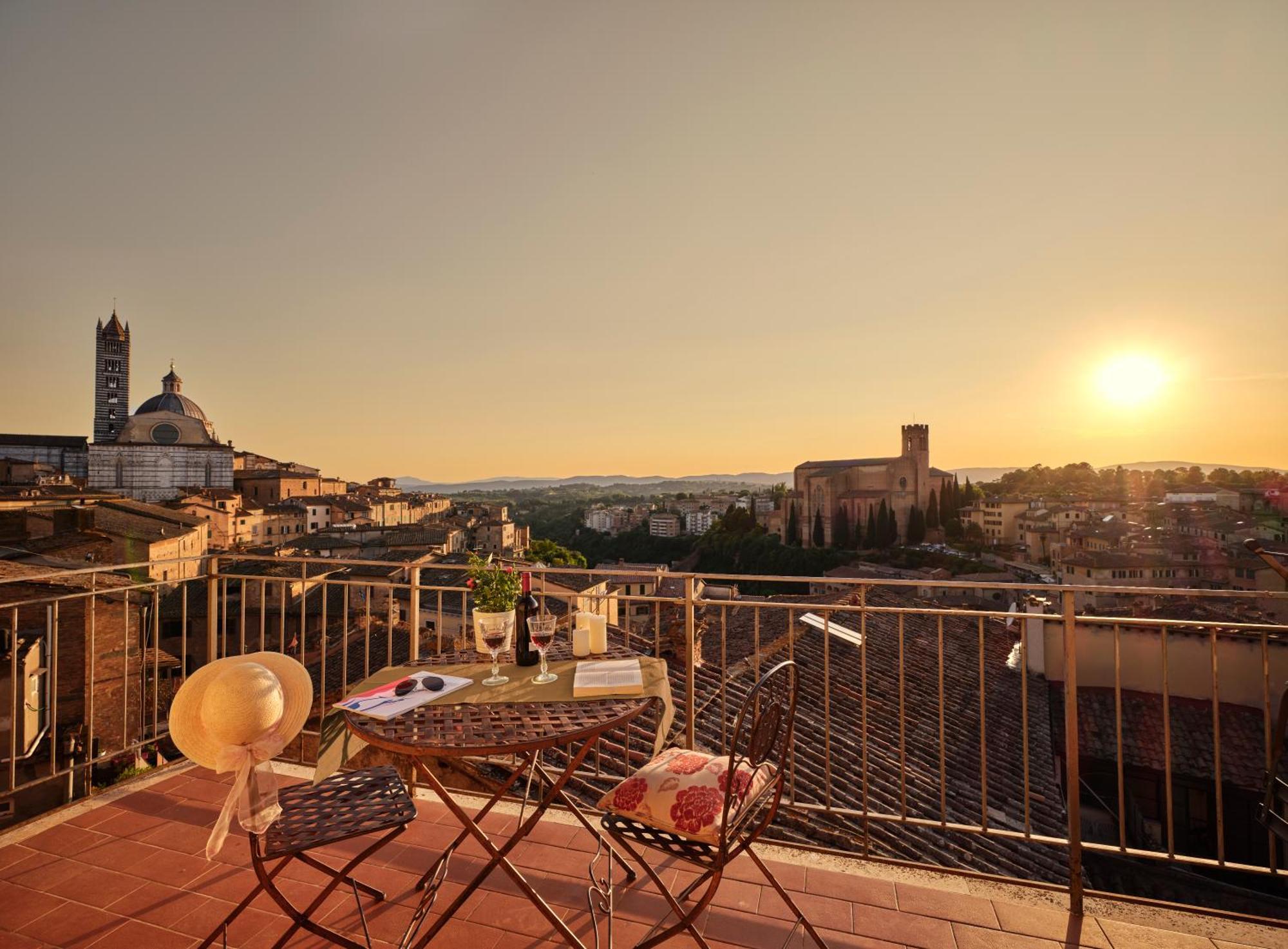 I Terzi Di Siena - Rooms Only Екстер'єр фото